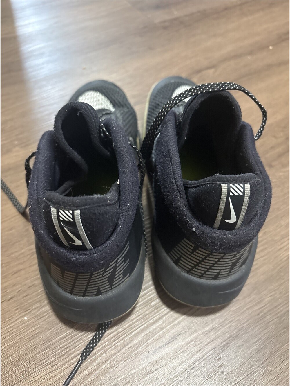 Size 6.5 (GS) Nike Future Flight Sneaker